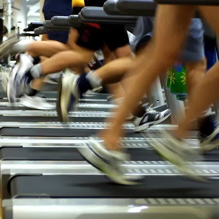 Sportsby - Danhostel, Huse Og