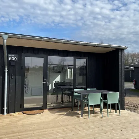 Sportsby - Danhostel, Huse Og Vejen