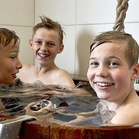 Sportsby - Danhostel, Huse Og Hostel Vejen