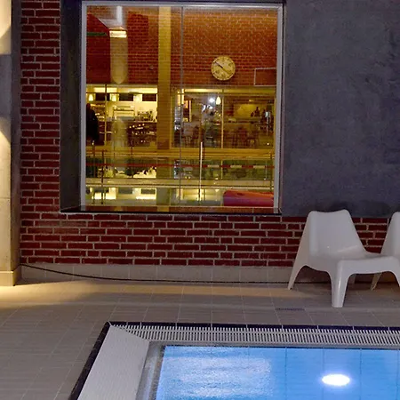 Sportsby - Danhostel, Huse Og Vejen