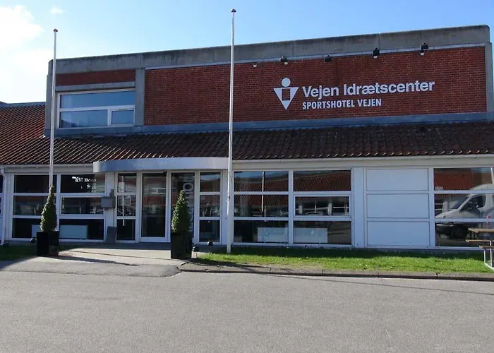 Sportsby - Danhostel, Huse Og