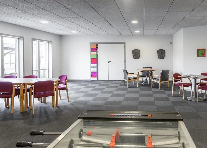 Sportsby - Danhostel, Huse Og