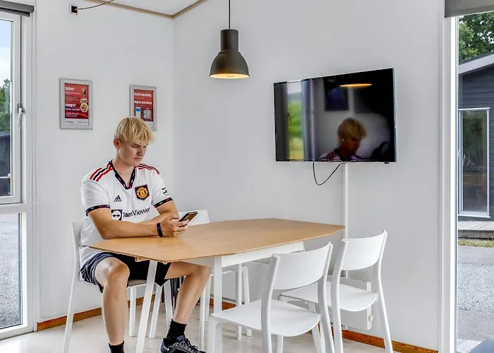 Sportsby - Danhostel, Huse Og